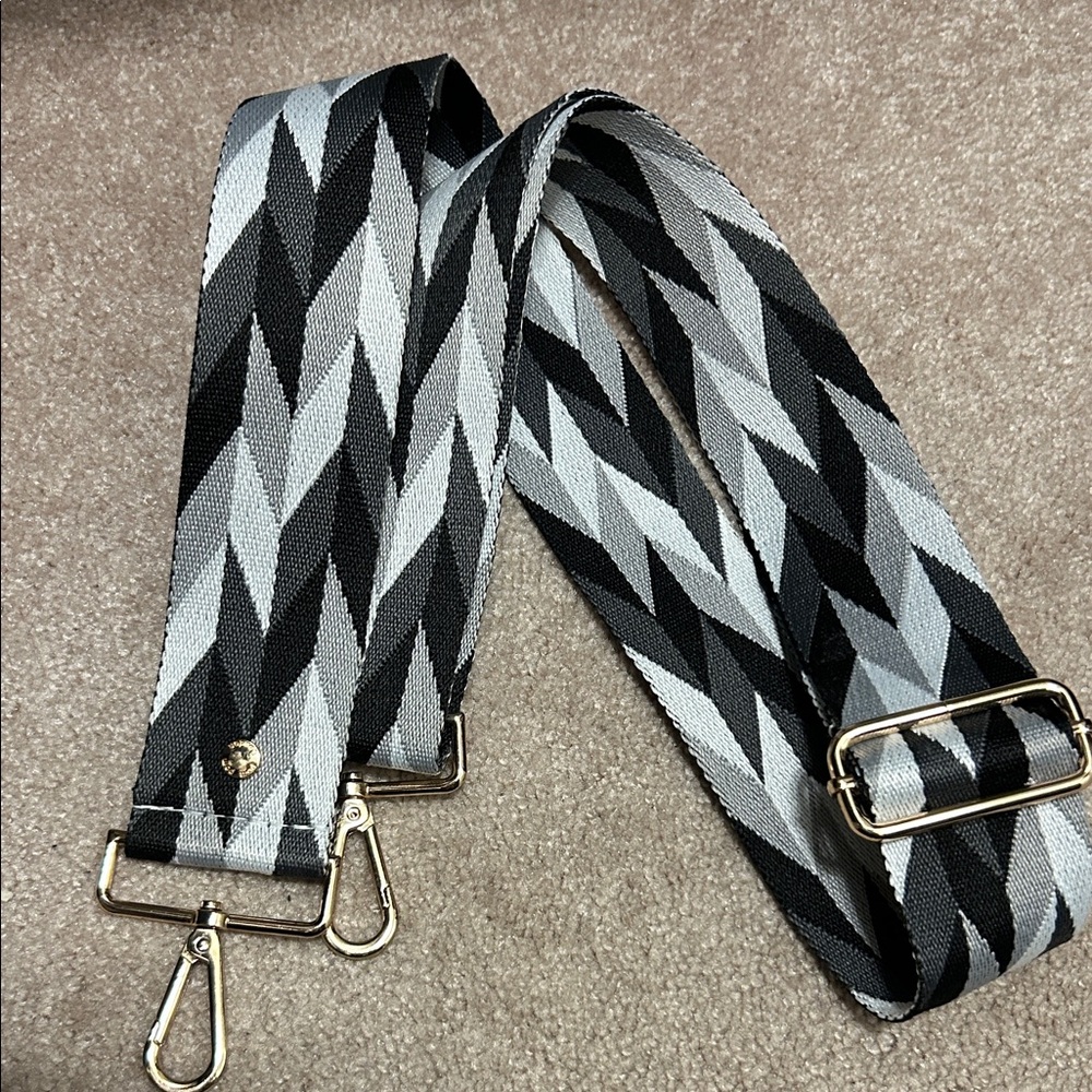 Pom Pom London Stylish Geometric Strap in Black and Gray